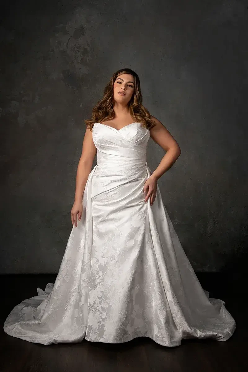 Plus-Size Wedding Dress Shopping: Everything You Need to Know. Desktop Image