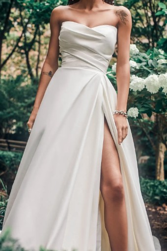 Allure Bridals Larissa #1 Ivory thumbnail